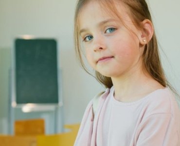 Kiedy literki tańczą: jak zauważyć wczesne oznaki dysleksji u dziecka wczesnoszkolnego