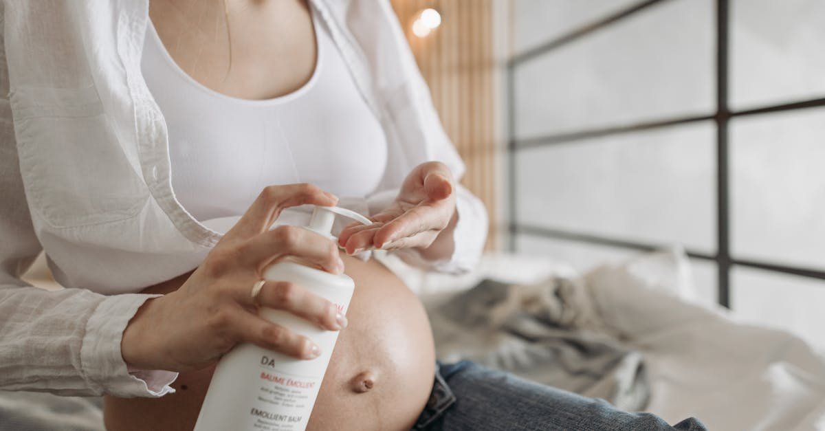 Ciąża i gładka skóra: naturalne rytuały, które pomagają ograniczyć ryzyko rozstępów