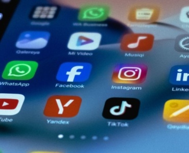 Rozmowy, które chronią: wspieraj dziecko w bezpiecznym odkrywaniu internetu